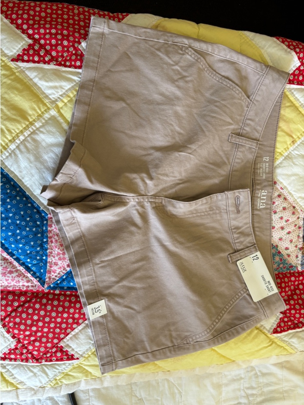 NWT a.n.a Light Taupe Women's Casual Mid-rise Shorts